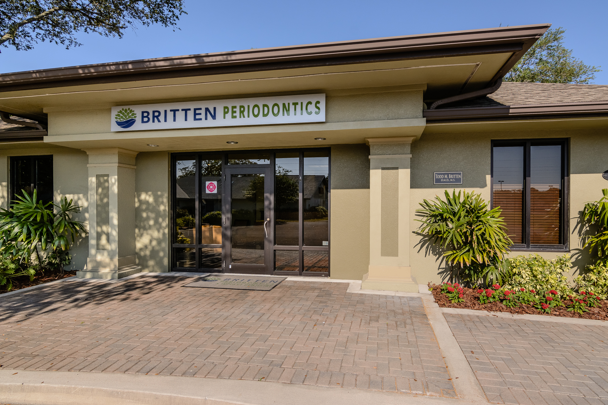 High-tech dental office at Britten Periodontics in Clearwater, Florida featuring advanced periodontal technology